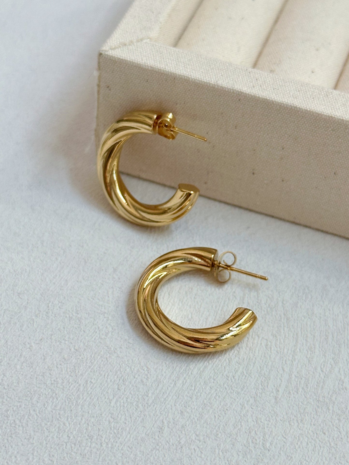 Ezra Classic Hoop Earrings